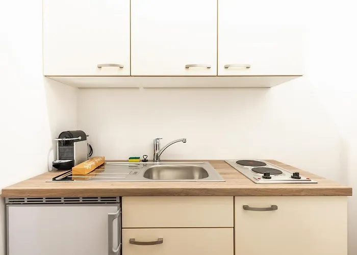 Cozy Apartment Steps Away From Subway Station